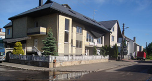 Gelumbė, J. R. Adomaičio firma
