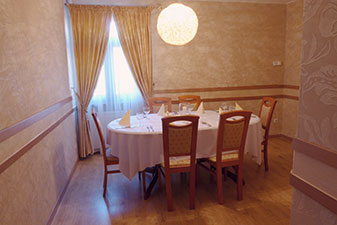 32 ratai, kavinė