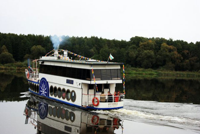 Vytenis, pramogų laivas