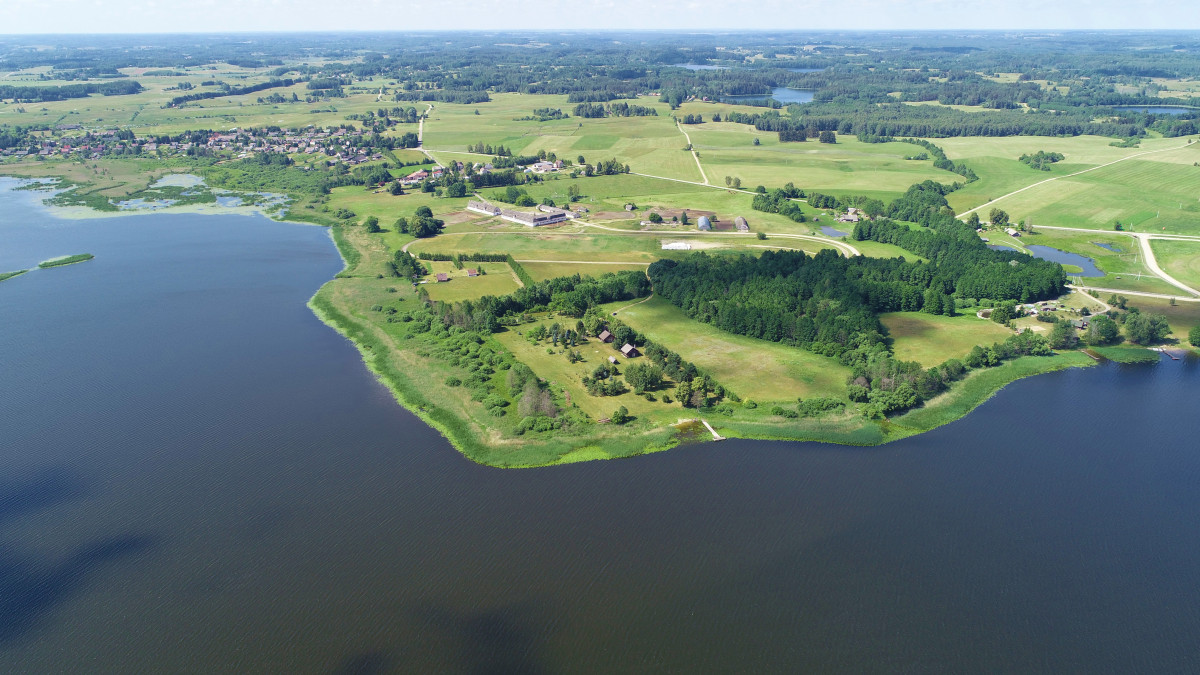 Lapėnų sodyba