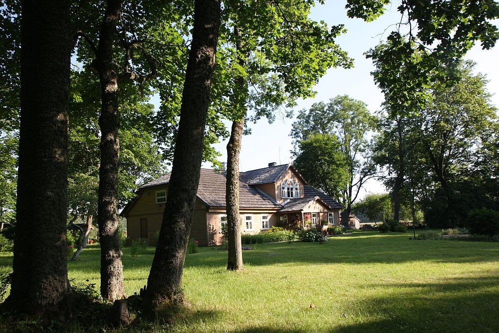 Lazdynų Pelėdos memorialinis muziejus