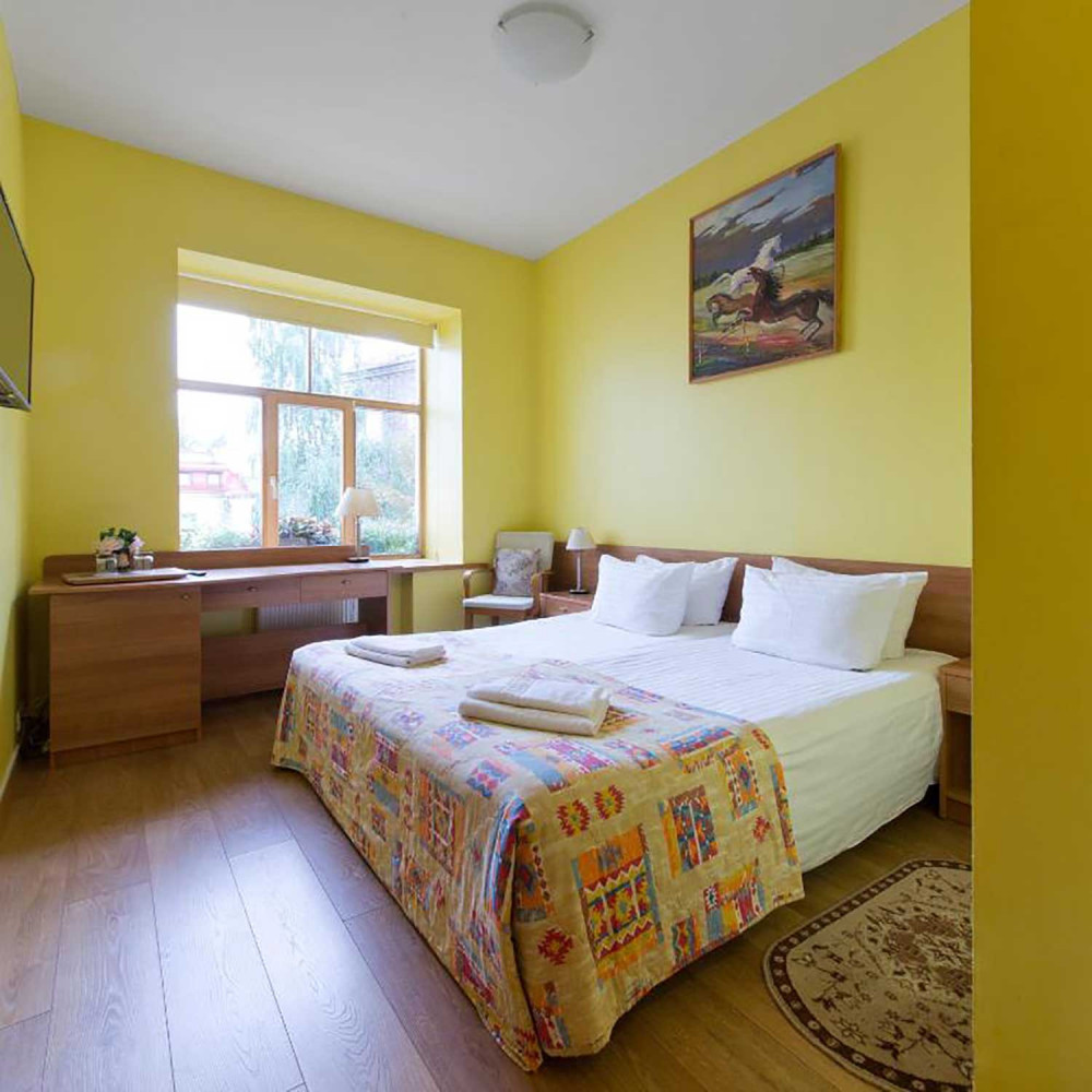 B&B, nakvynė ir pusryčiai, "In Astra"