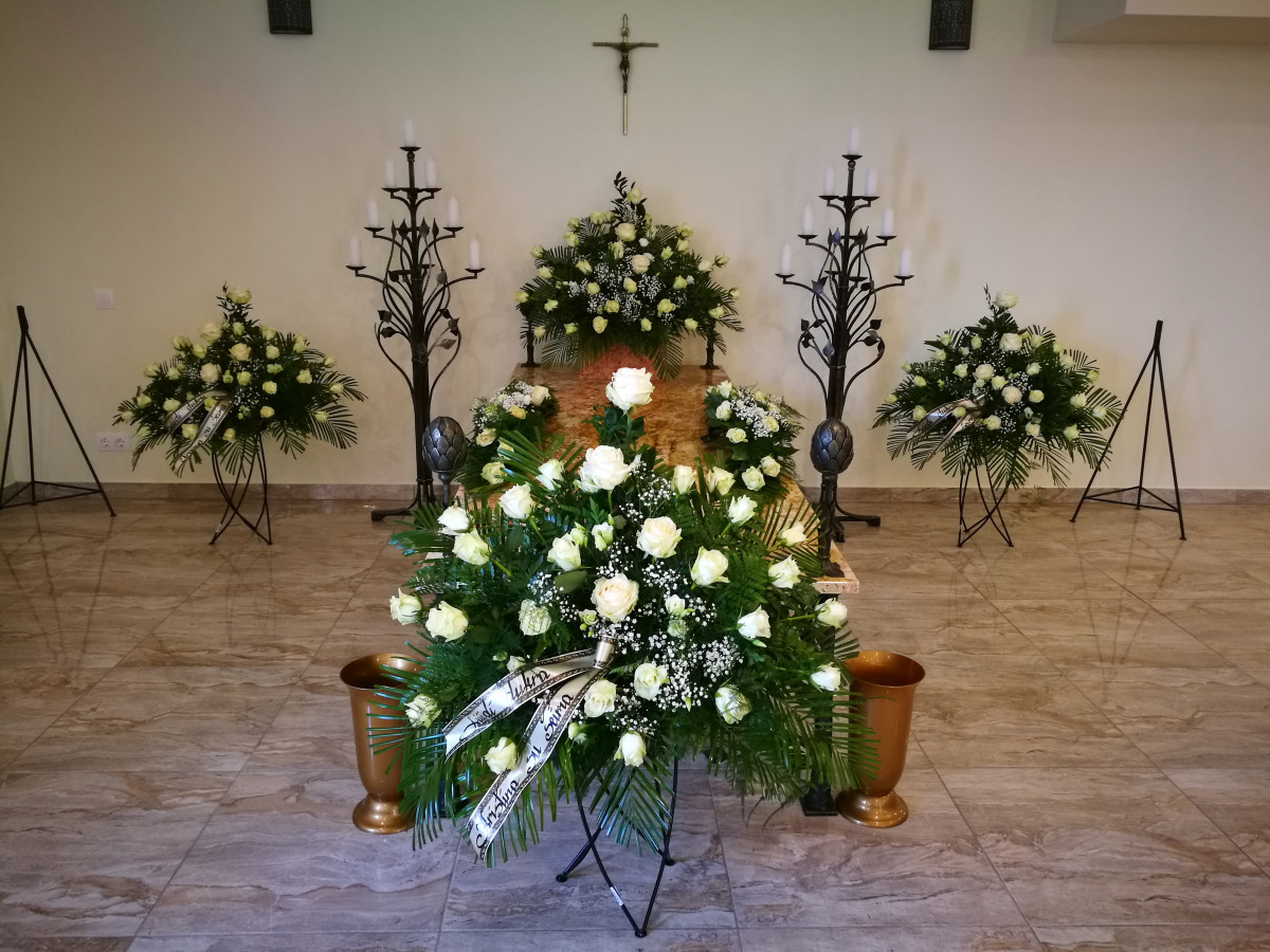Amžiaus vartai, UAB