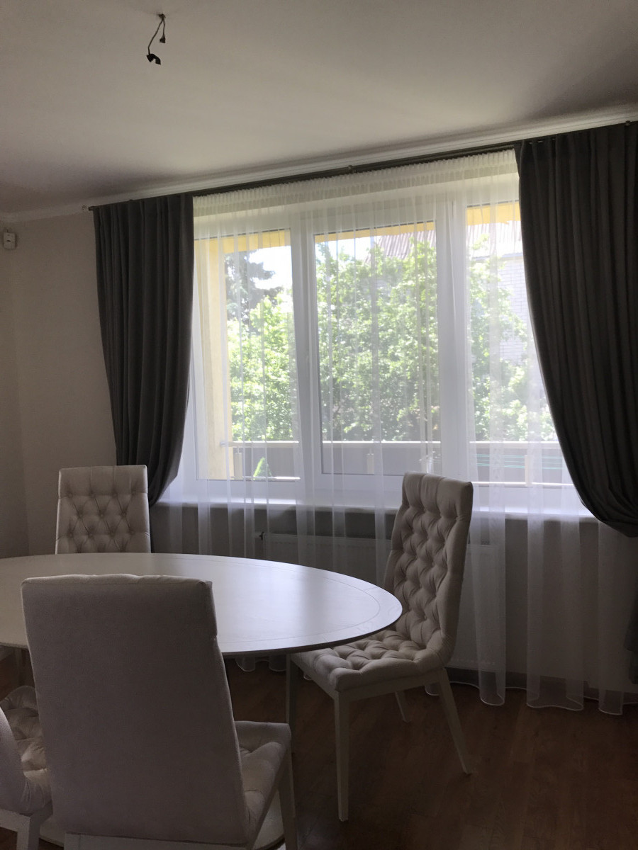 Užuolaidų spalvos, UAB