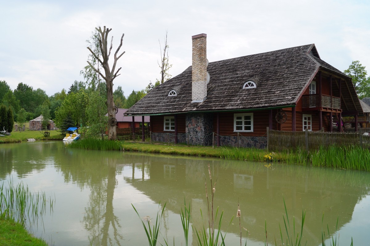 Meškių dvarkiemis
