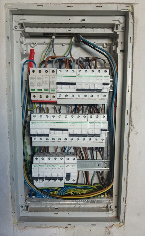 Elektros smūgis, IĮ
