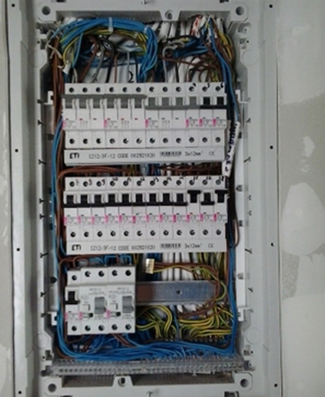 Elektros smūgis, IĮ