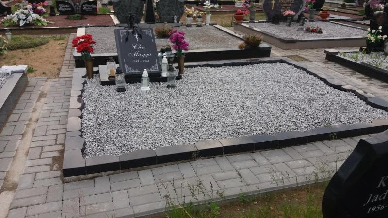 Jašiūnų paminklai