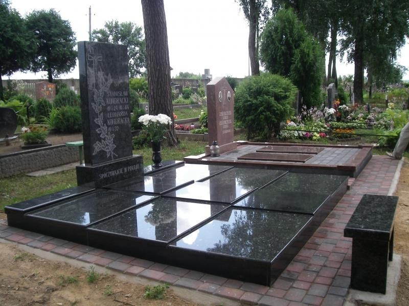 Jašiūnų paminklai