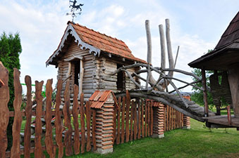Vakarų užuovėja, kavinė-baras, UAB "Gelgaudukė"