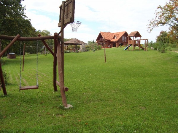 Pažiezdris, sodyba