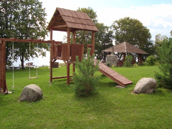 Pažiezdris, sodyba