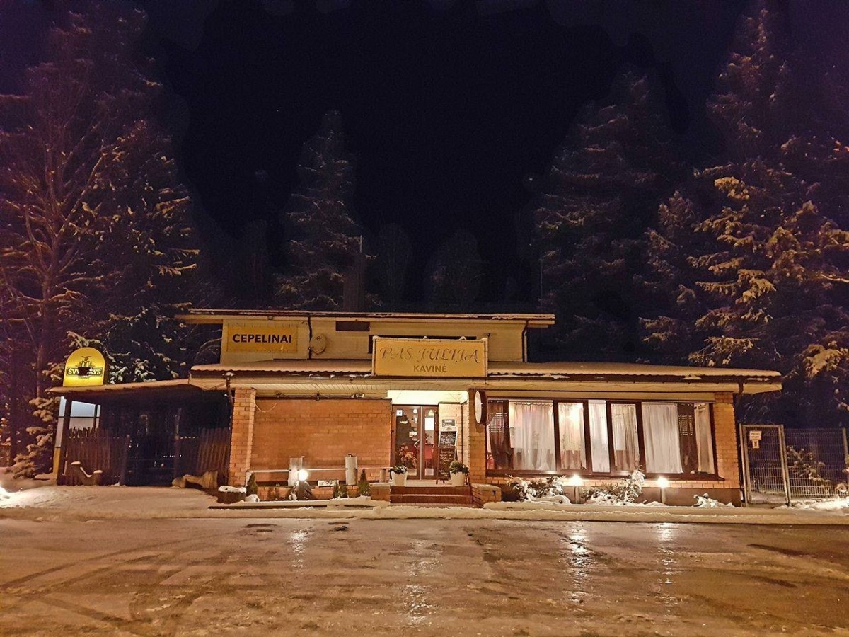 Pas Juliją, kavinė
