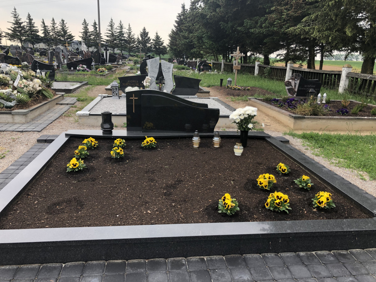 Paminklai, M. Šabono IVV