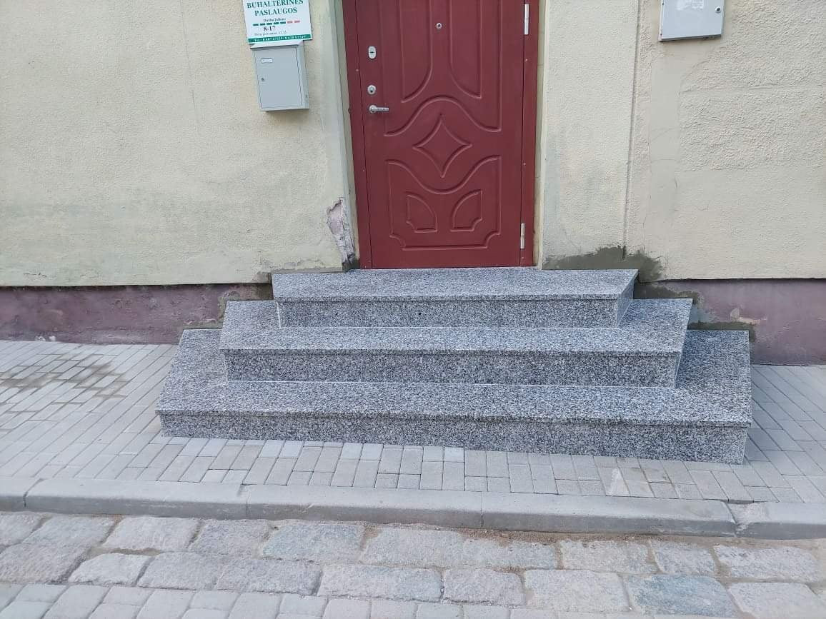 Kėdainių akmenukas, MB