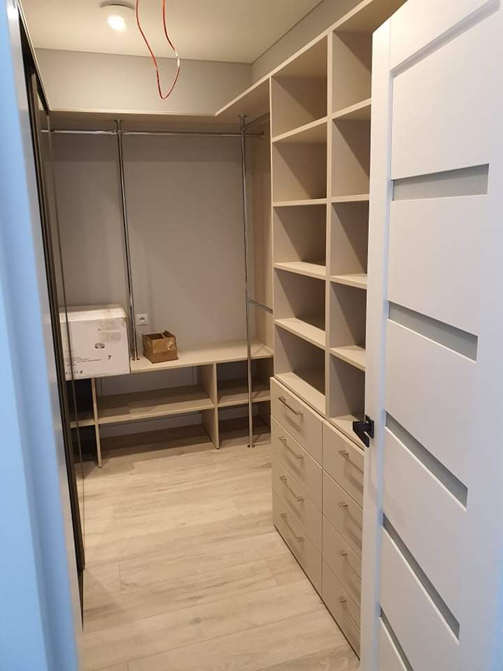 Apdailos meistrai, UAB