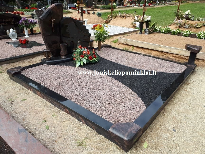 Paminklai, V. Mackevičiaus IVV