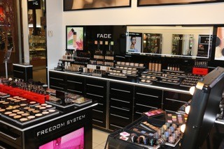 Inglot, UAB "Profesionali kosmetika"