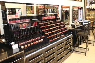 Inglot, UAB "Profesionali kosmetika"