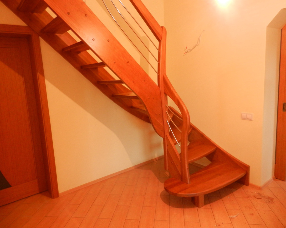 Mediniai laiptai, UAB