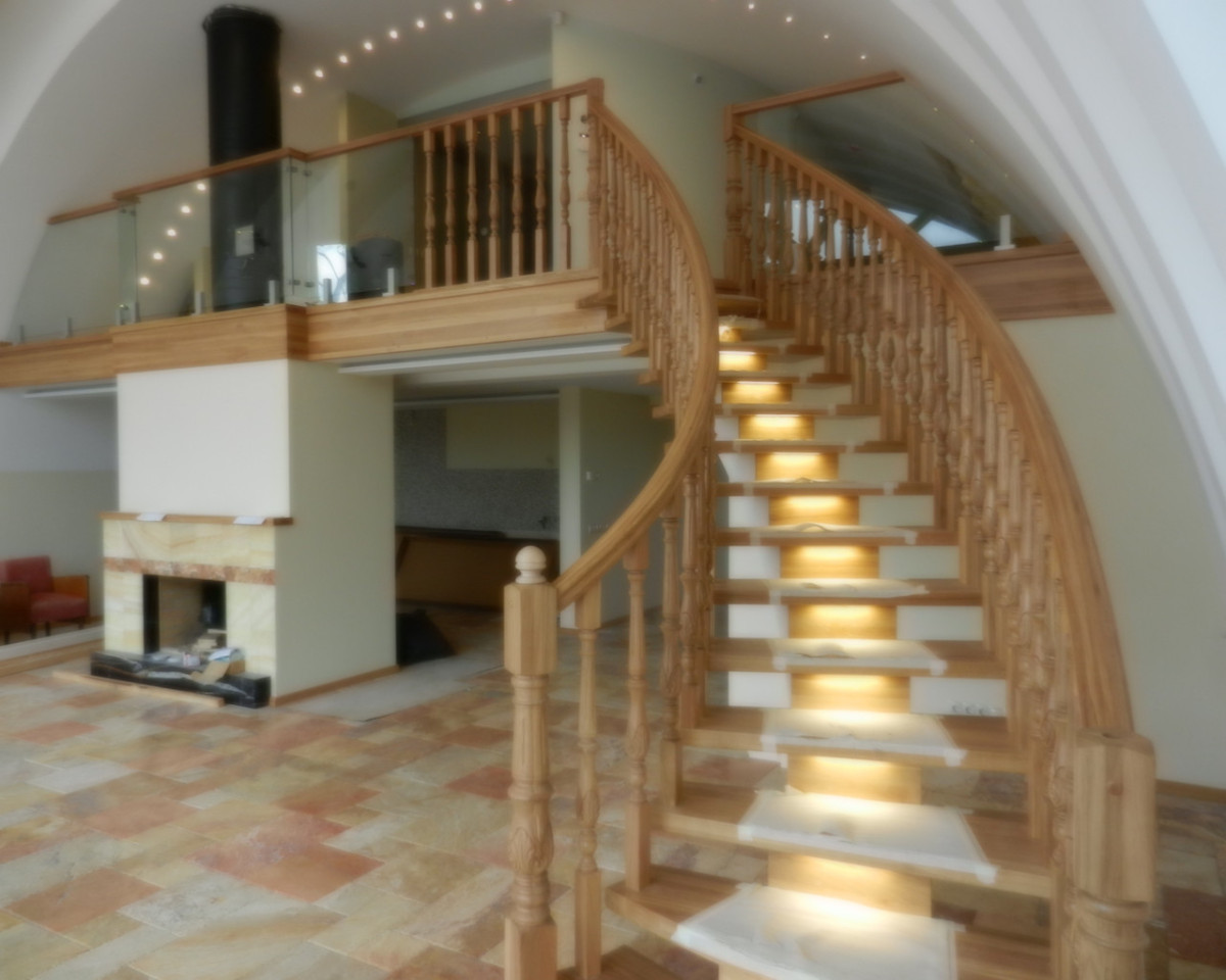 Mediniai laiptai, UAB