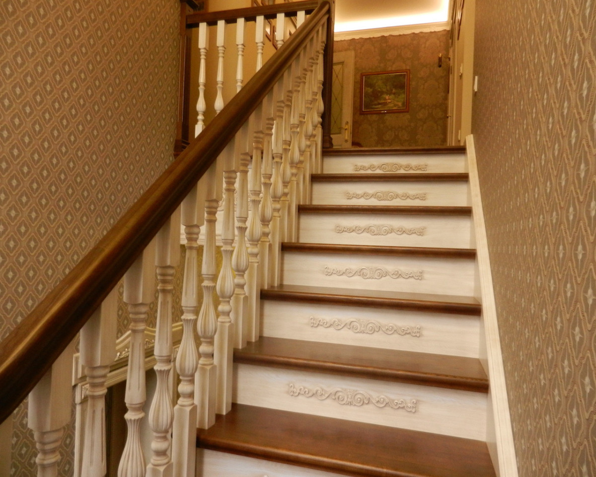 Mediniai laiptai, UAB