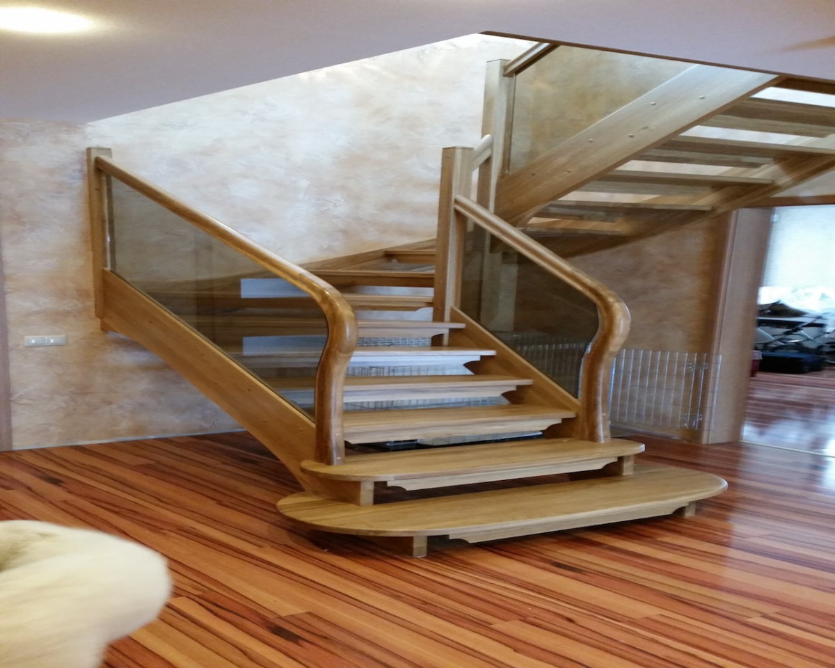 Mediniai laiptai, UAB