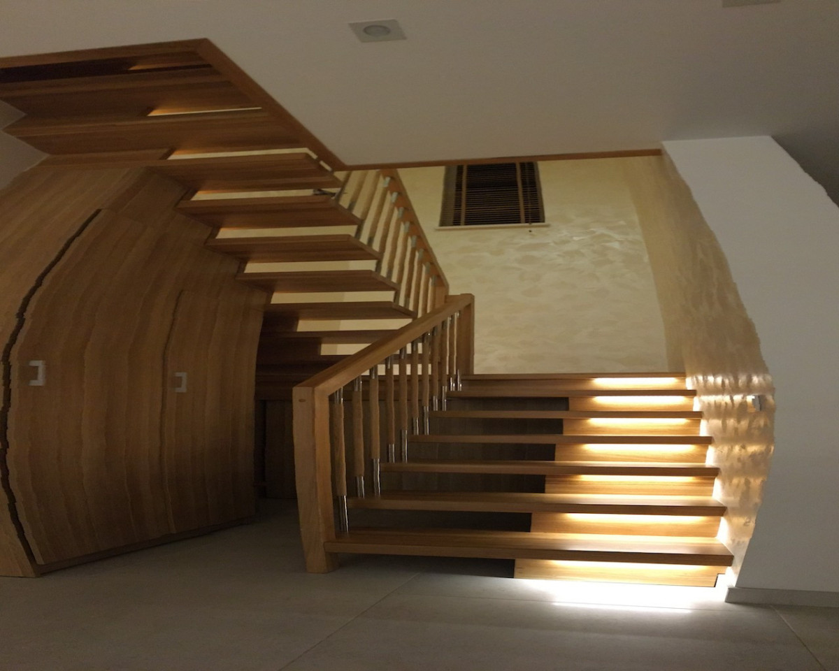 Mediniai laiptai, UAB