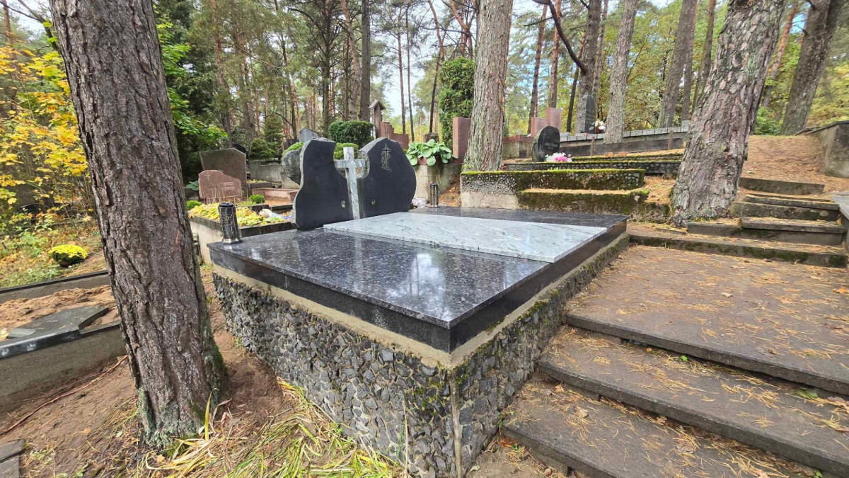 Vienuolių akmenys, Vilniaus filialas
