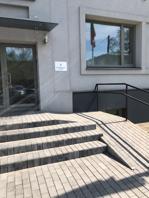 Raseinių odontologijos ir implantologijos klinika