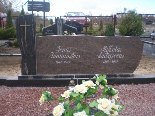 Akmens dirbtuvės, antkapių ir paminklų gamyba, restauravimas