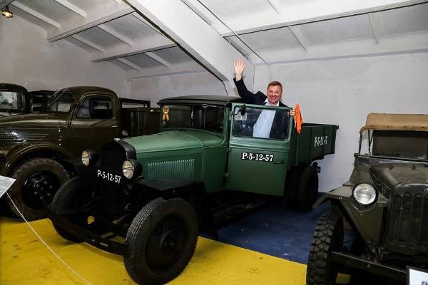 Retromobile, Šeduvos istorinės technikos muziejus, Lietuvos istorinių transporto priemonių išsaugojimo asociacija