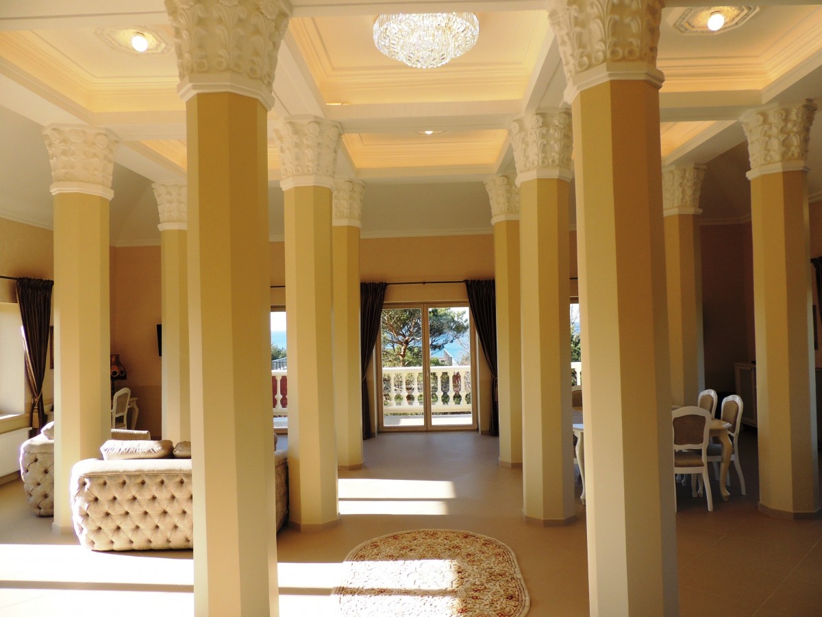 Royal tower apartments