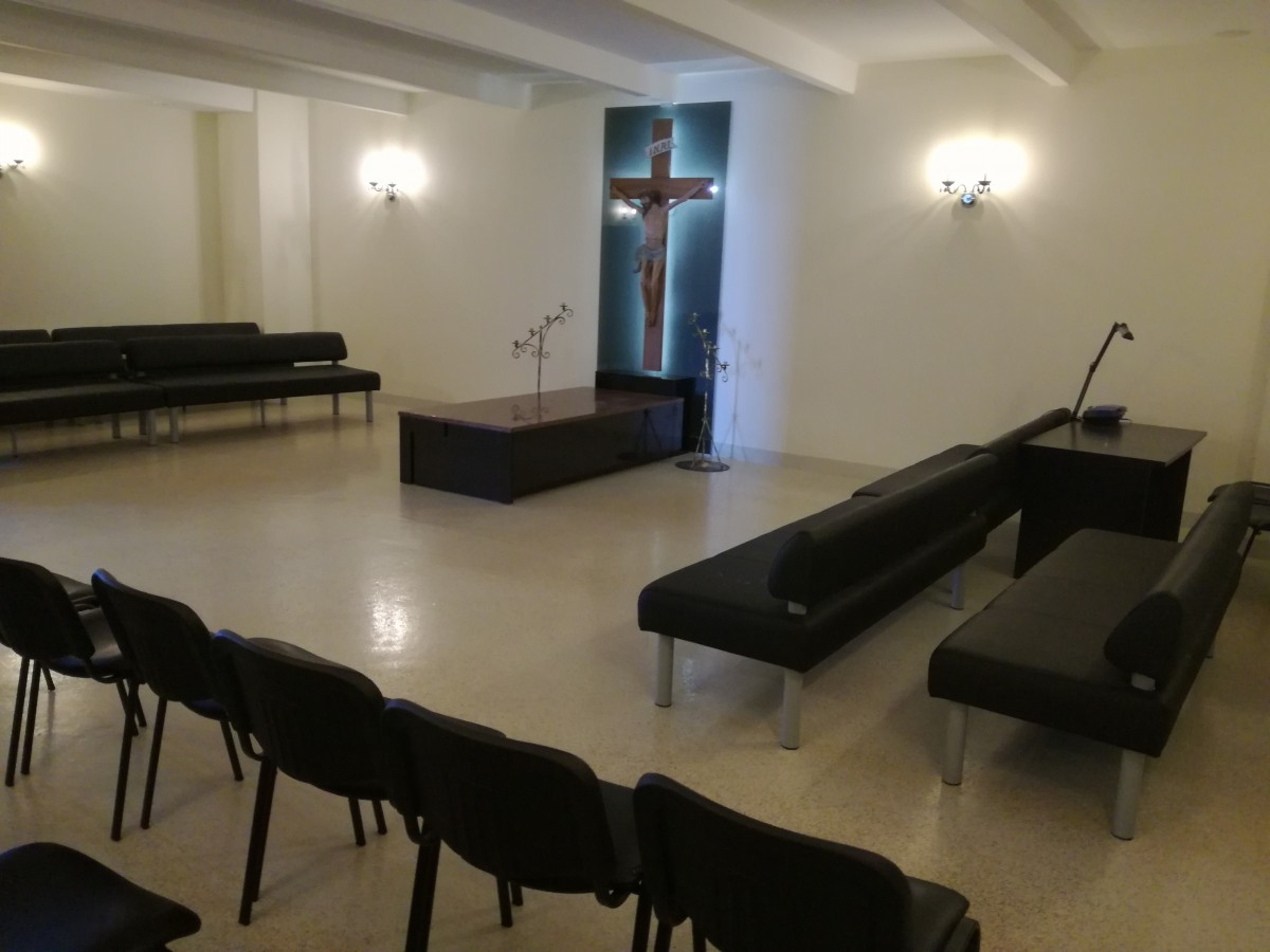 Dorovalė, laidojimo paslaugų biuras, šarvojimo salė