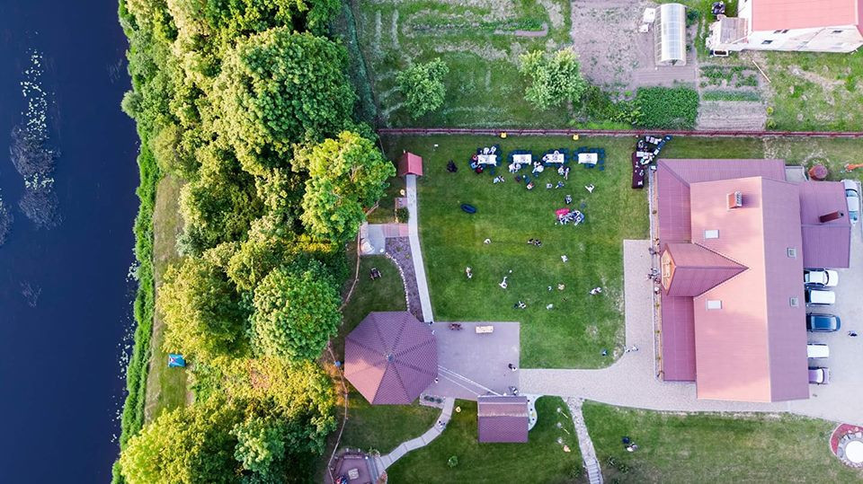 Klevų menė, UAB