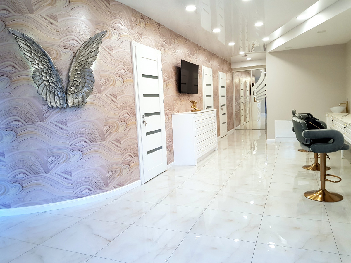 Wings, grožio studija