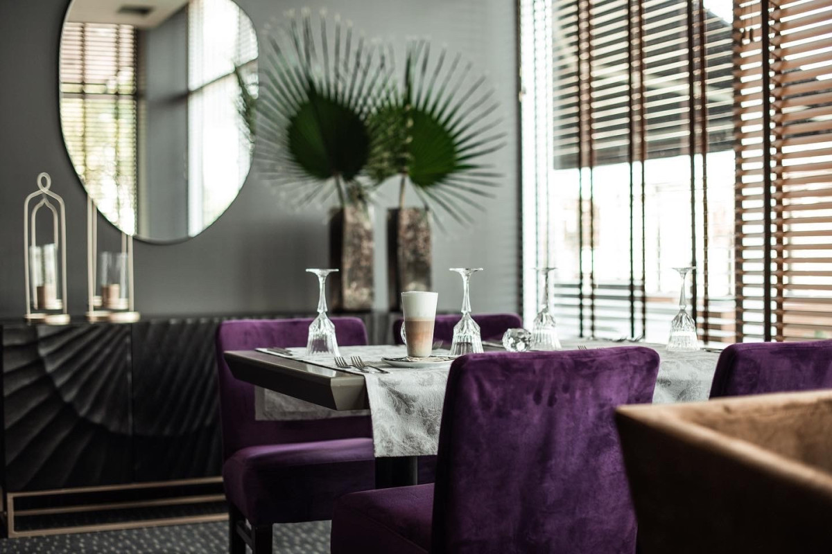 Central grill lounge
