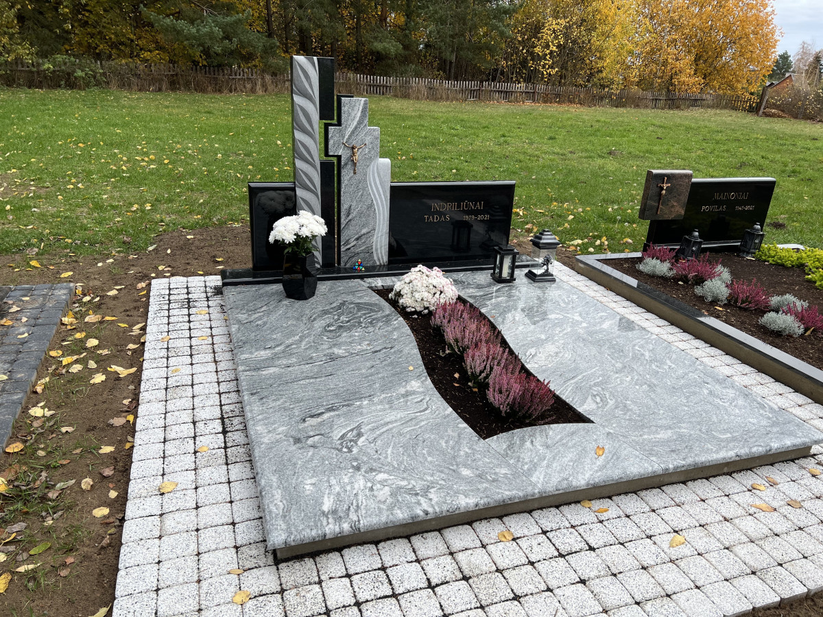 Deivido Sakalausko paminklai