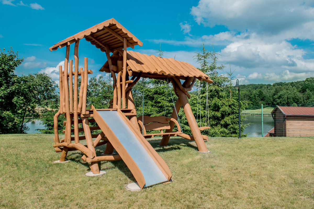 Sodyba ant ežero kranto pas Radvilą, namelių nuoma