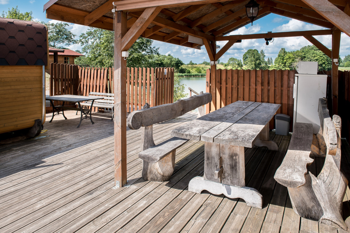 Sodyba ant ežero kranto pas Radvilą, namelių nuoma