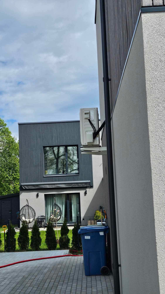 Žalias pasaulis, MB