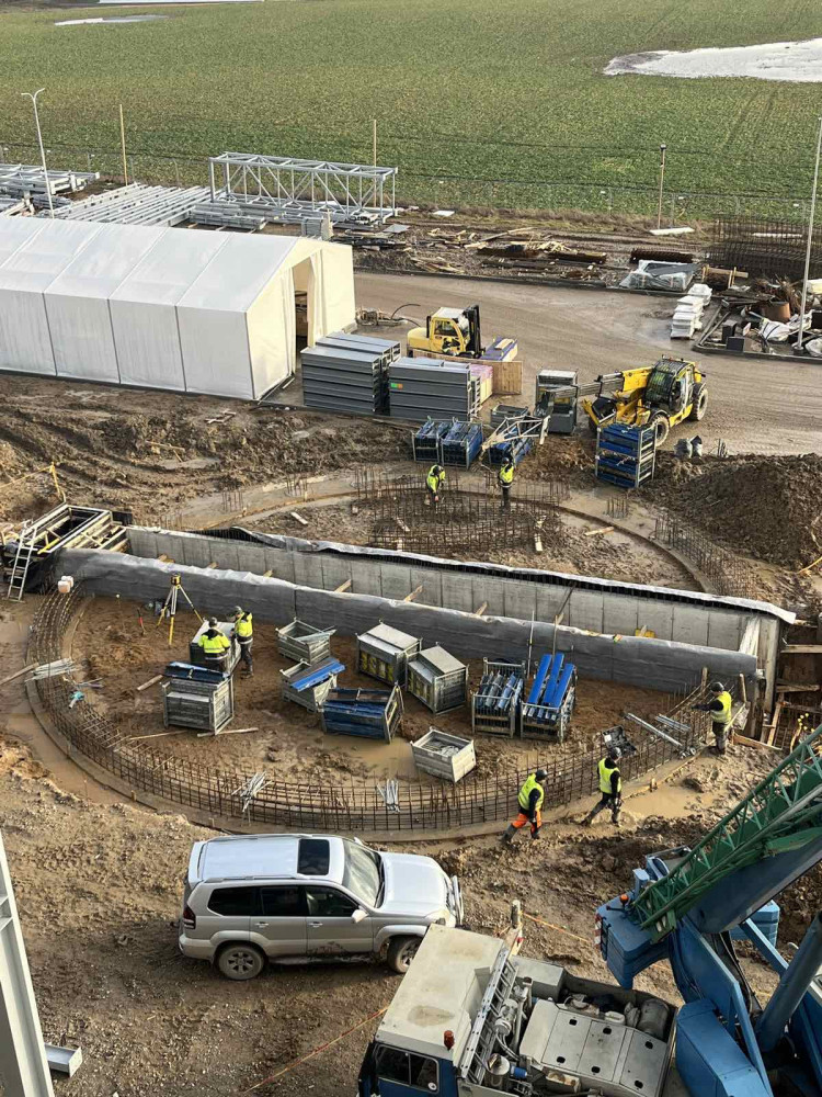 Empire construction, MB