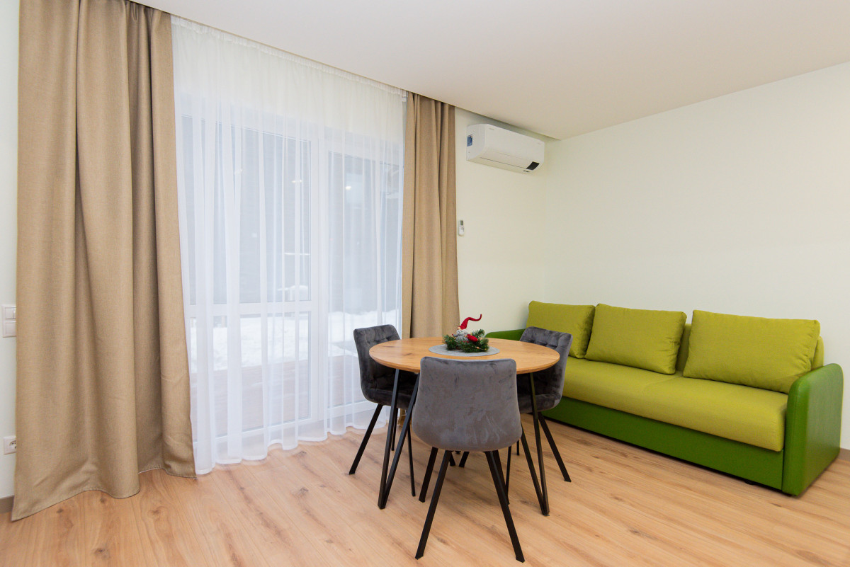 Palangos grafų lankos, MB