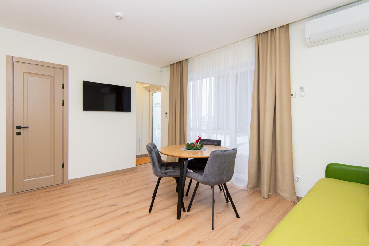 Palangos grafų lankos, MB