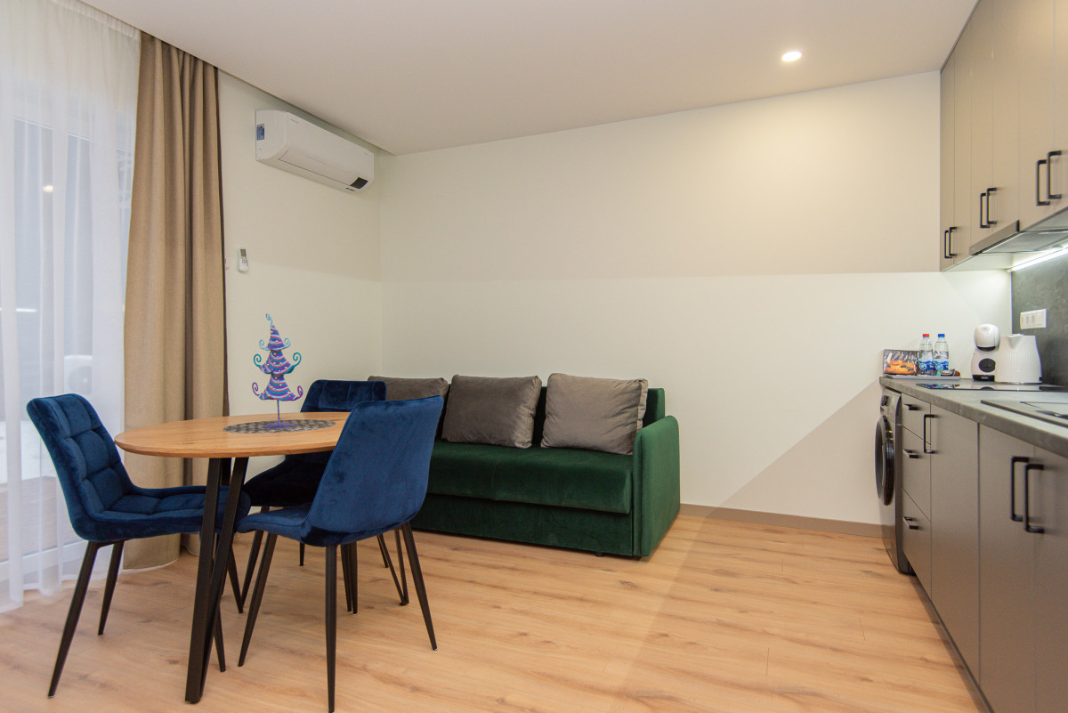 Palangos grafų lankos, MB