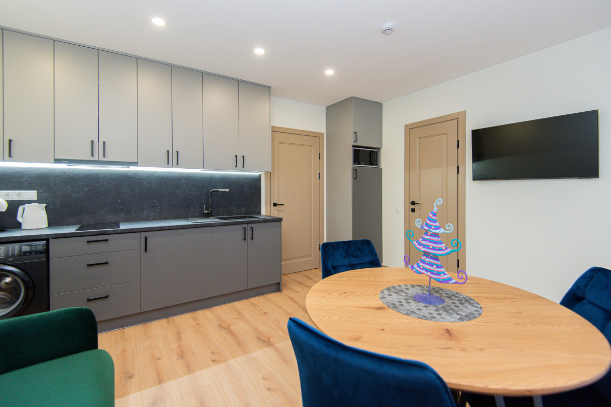 Palangos grafų lankos, MB