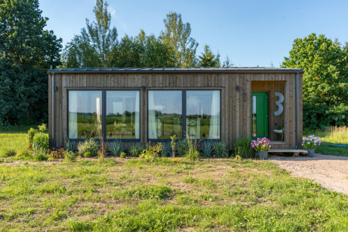 Karkasas, MB