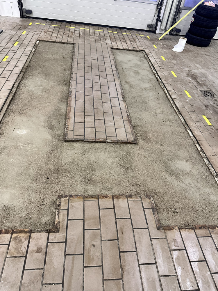 Apdailos komanda, UAB