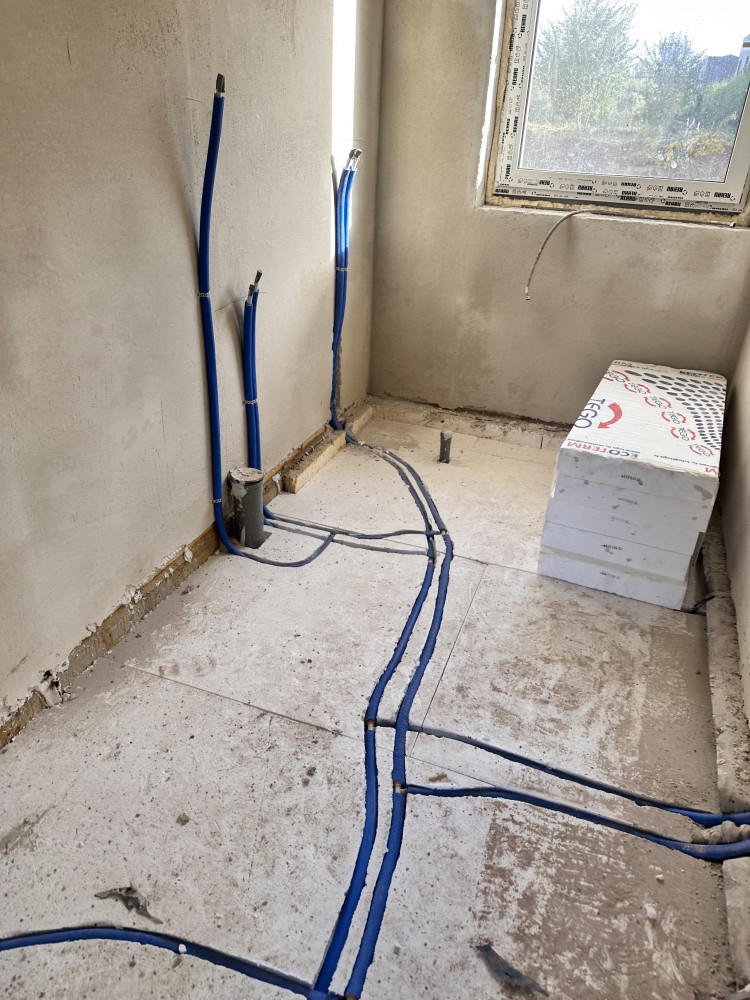 Apdailos komanda, UAB