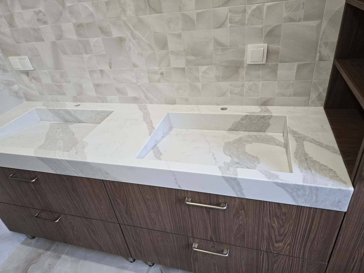 Akmens standartas, MB